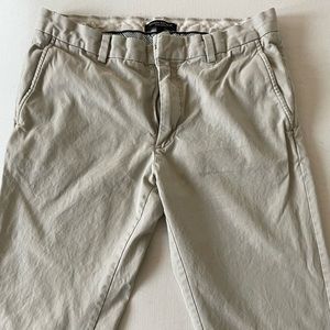 Banana Republic Men’s Aiden Chino in Khaki 32/34